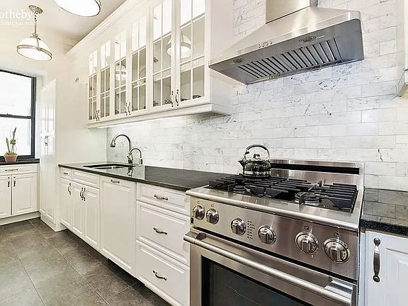 5th image of 320 W 86th St APT 5B