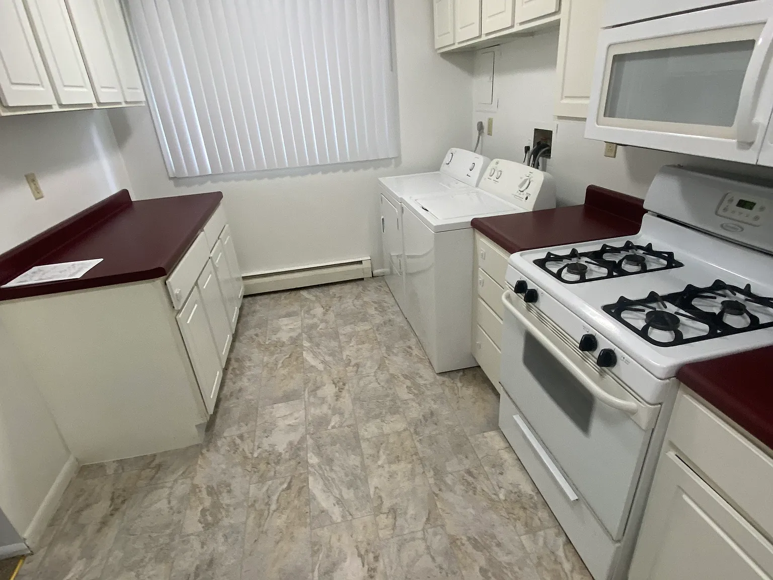 3 bed, 1.5 bath, 1200 sqft, $1,100 — Photo 3