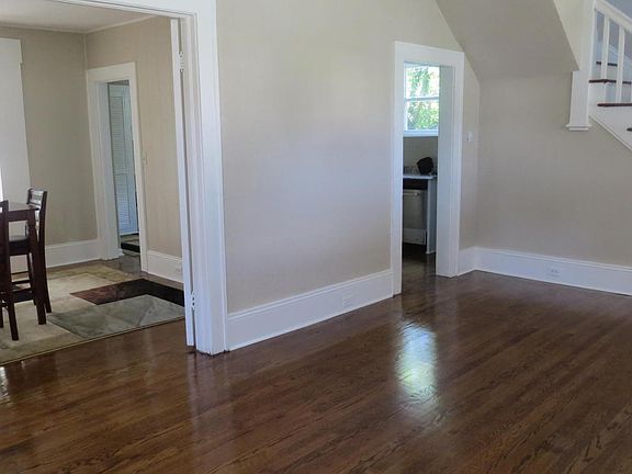 5th image of 2304 Larchwood Ave NE