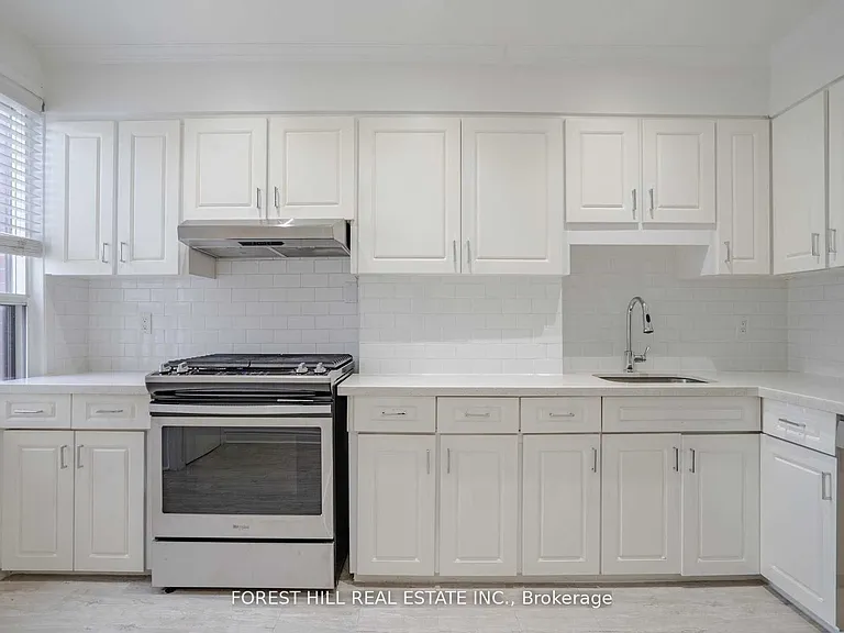 137 Earlscourt Ave #MAIN — Photo 5
