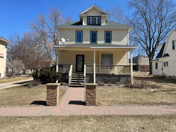 112 1st St NW, Grand Meadow, MN 55936