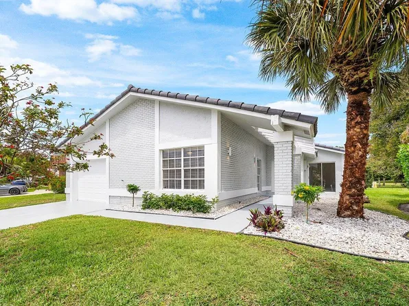 19635 Back 9 Drive, Boca Raton, FL 33498