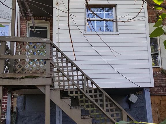 2nd image of 713 Linnard St