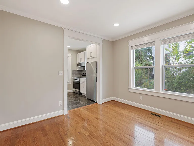 6011 44th Ave — Photo 7