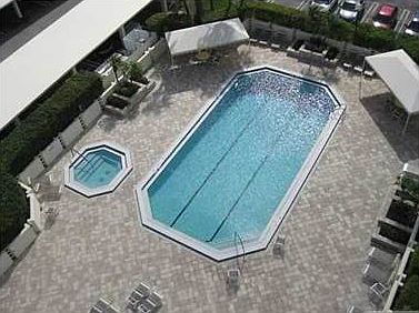 4th image of 1900 Consulate Pl APT 904
