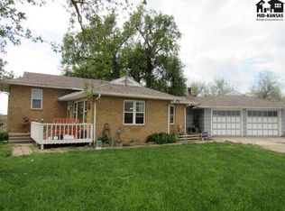 1090 Cherokee Rd, Inman, KS 67546