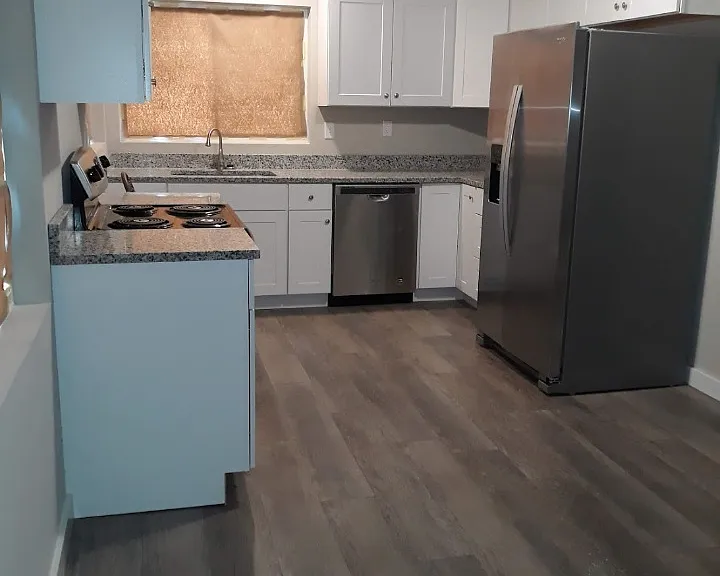 1295 S James Rd — Photo 2