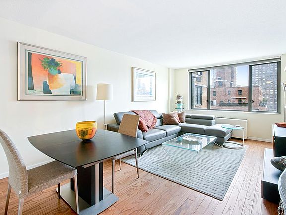 3rd image of 300 E 54th St APT 10A
