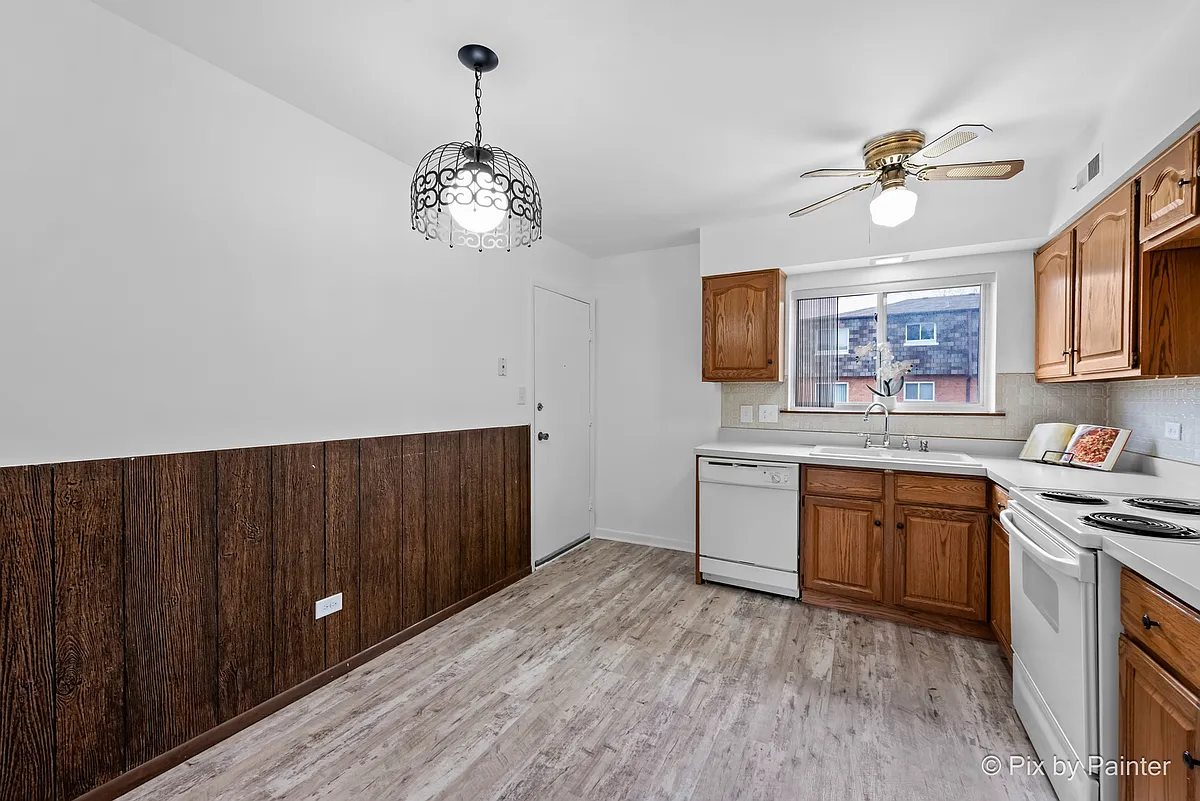 Building Photo - 9407 Bay Colony Dr #2W