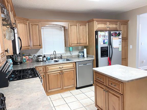 5th image of 2216 Diana Dr