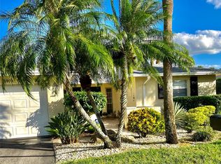 6988 W Country Club Dr N, Sarasota, FL 34243