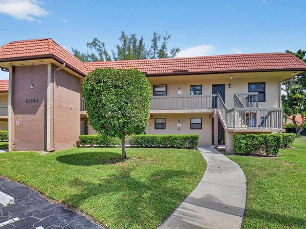 21894 Lake Forest Cir APT 106