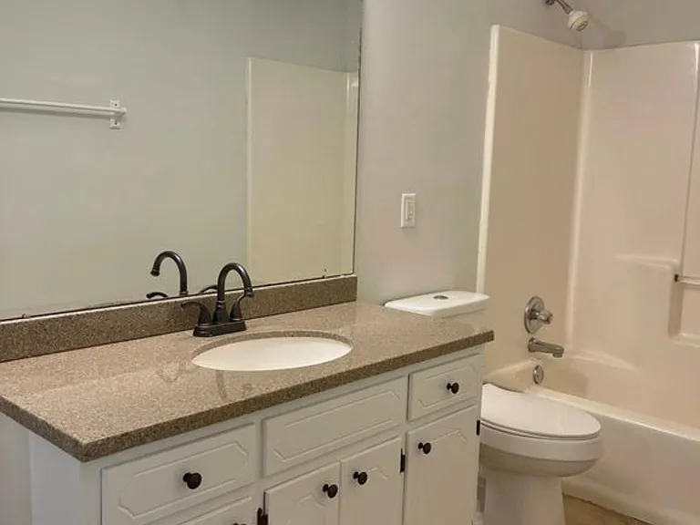 2136 Crystal Ct — Photo 6