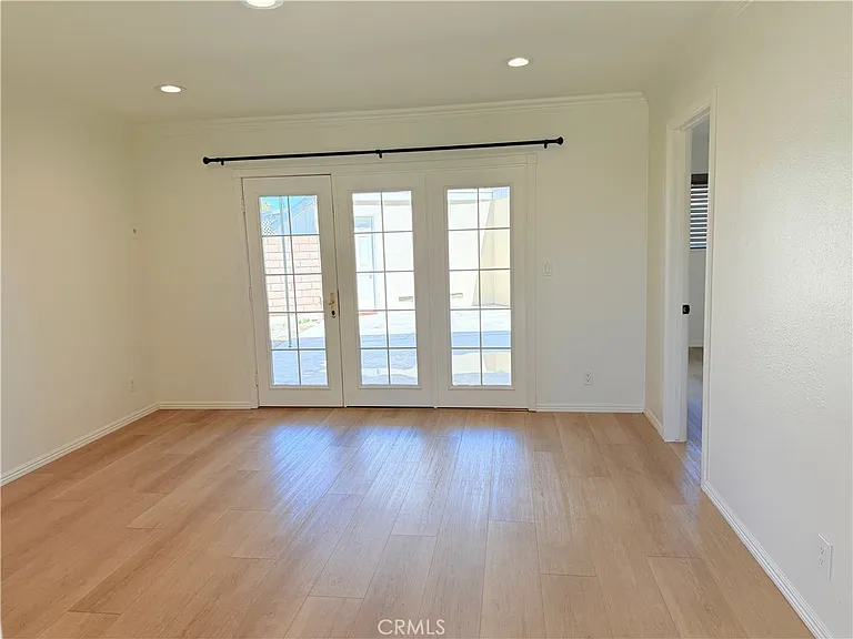 1620 Greenport Ave — Photo 4