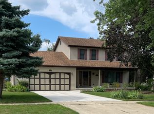 551 Ozier Dr, Batavia, IL