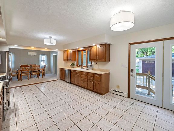 5th image of 1206 Oak Ave