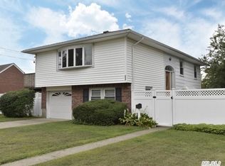 167 2nd St, Hicksville, NY 11801