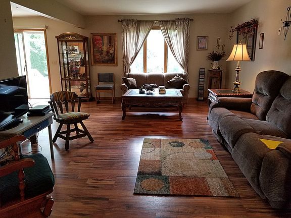 5th image of 870 Oakwood Ln