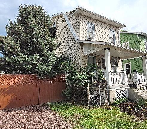 4th image of 565 Centennial Ave