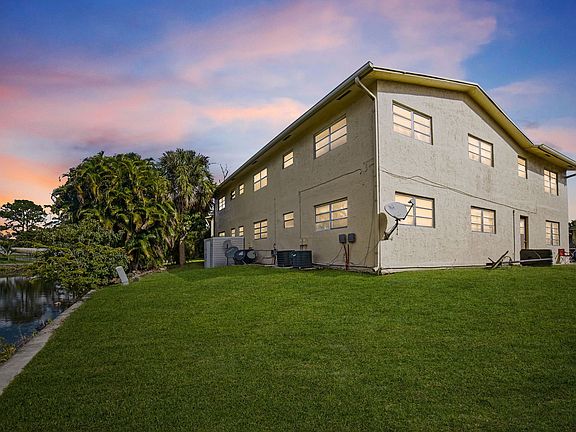 2nd image of 461 Sunshine Dr #6