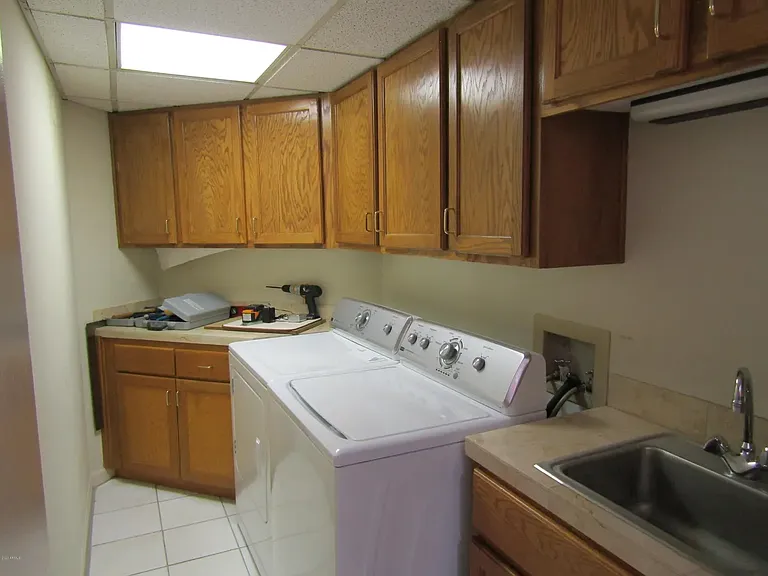 902 W Glendale Ave — Photo 28