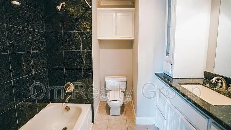 2 bed, 2.0 bath, 997 sqft, $2,100 — Photo 3