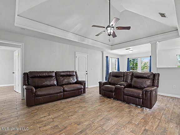 3rd image of 10165 Melody Ln