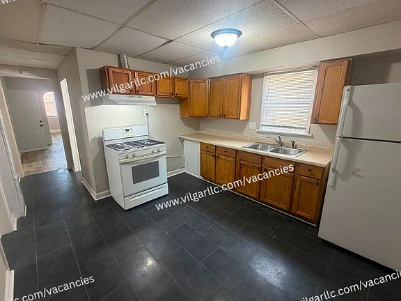 3rd image of 4856 Magoun Ave #2F
