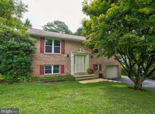 921 Corvair Rd, Lancaster, PA 17601
