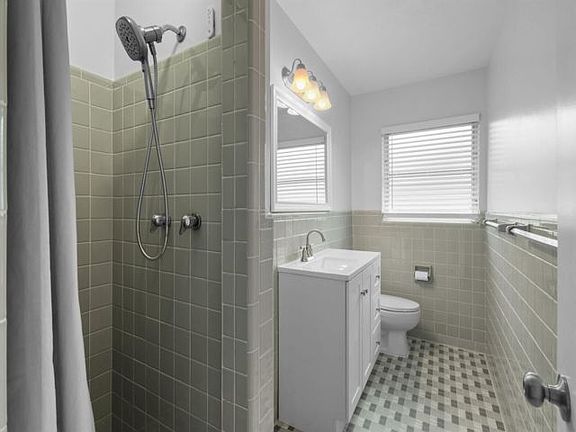 4th image of 12 Wellesley Dr