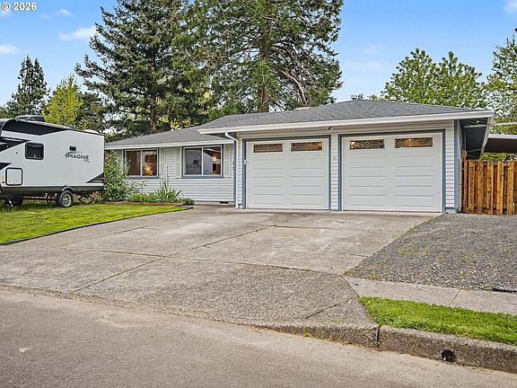 3rd image of 1185 NE Hacienda Ln