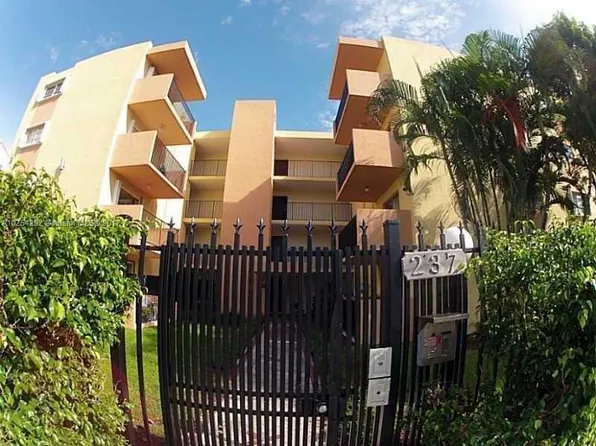 237 SW 13th St APT 409, Miami, FL 33130