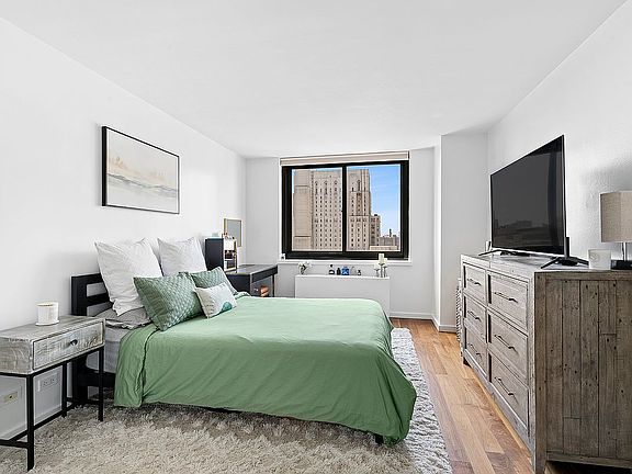 5th image of 515 E 72nd St APT 23G