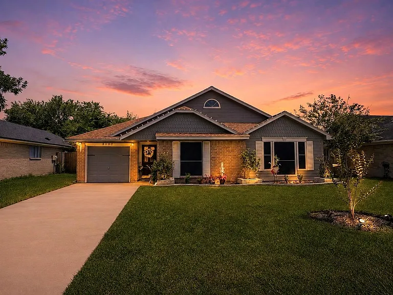 8602 Lazy Brook Ln — Photo 1