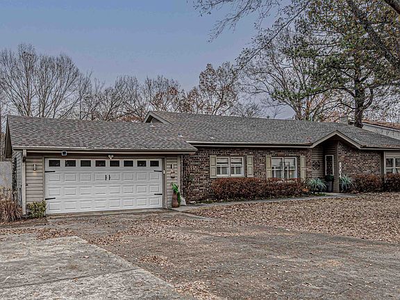 2nd image of 8004 Poplar Pike