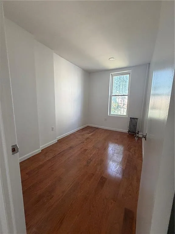 4 bed, 1.0 bath, 950 sqft, $3,650 — Photo 4