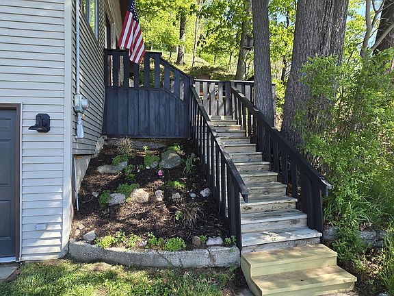 2nd image of 601 W Baldwin Lake Dr