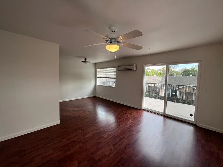 407 W Napa St #C — Photo 10