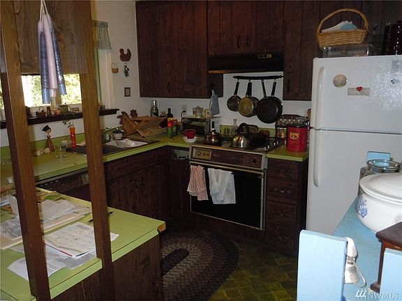 2nd image of 3050 Aegean Blvd NE
