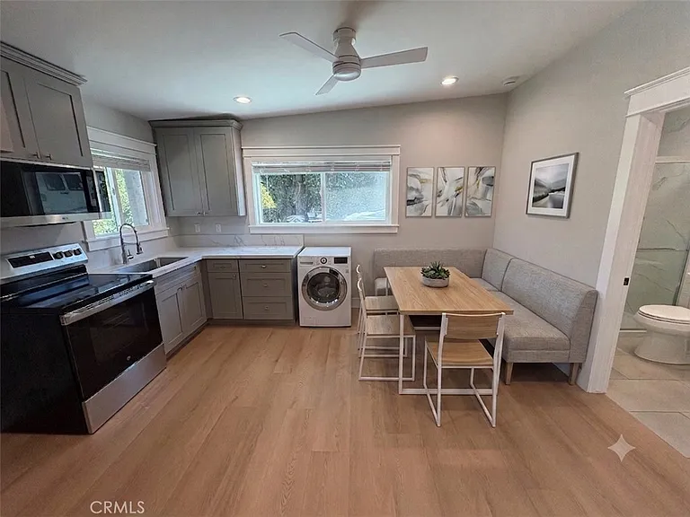 1126 S Patton Ave — Photo 4