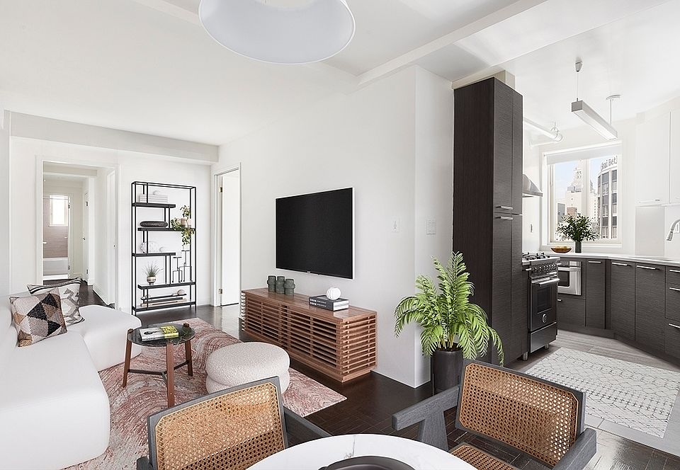 1st image of 8 Stuyvesant Oval APT 5F