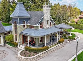 285 Hamilton Dr, Hamilton, ON L9G 2A9