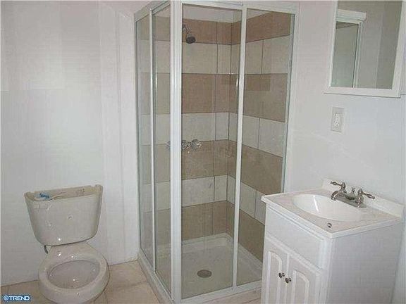 2nd bath room in 1st floor 