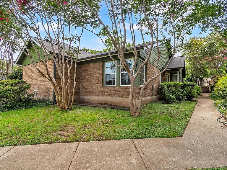 5703 W Gate Blvd #B — Photo 3