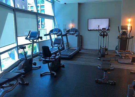 5th image of 1503-110 W Superior St #1503