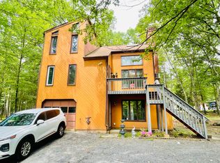 221 Somerset Dr, East Stroudsburg, PA 18301