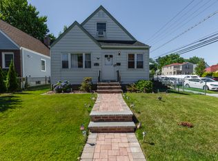 16604 20th Ave, Whitestone, NY 11357