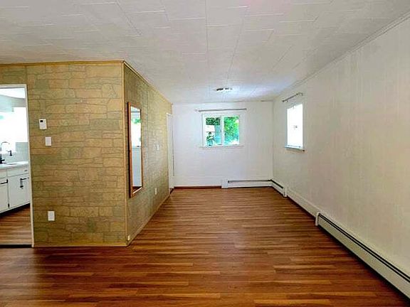 5th image of 151 Wyoming St