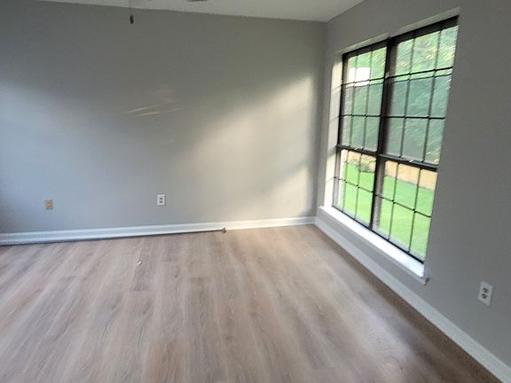 5th image of 5518 Moorstone Dr #2A
