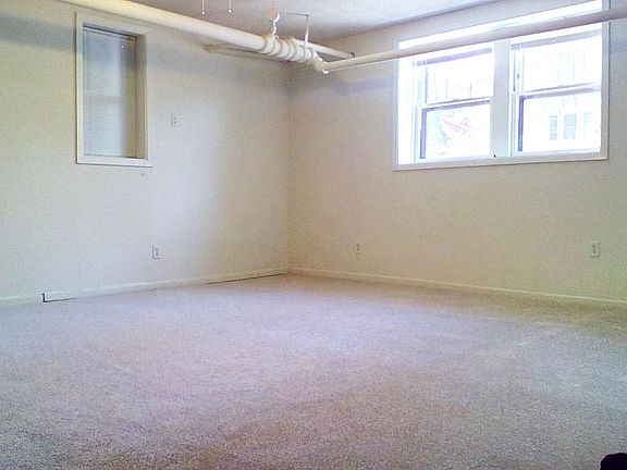 5th image of 2871 Irving Ave S APT A